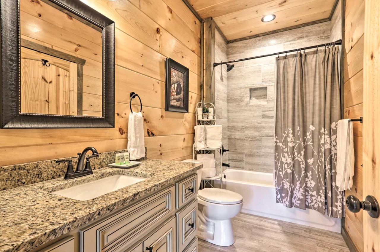 Modern Cabin With Hot Tub And Game Room In Gatlinburg! Esterno foto