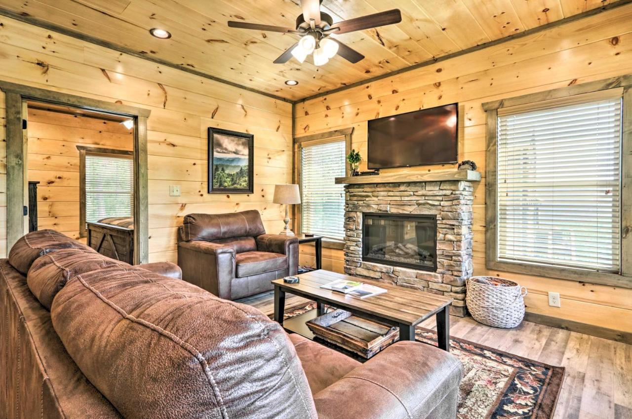 Modern Cabin With Hot Tub And Game Room In Gatlinburg! Esterno foto