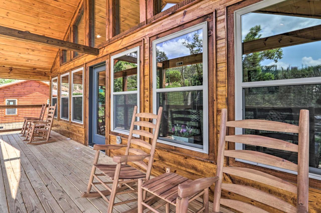 Modern Cabin With Hot Tub And Game Room In Gatlinburg! Esterno foto